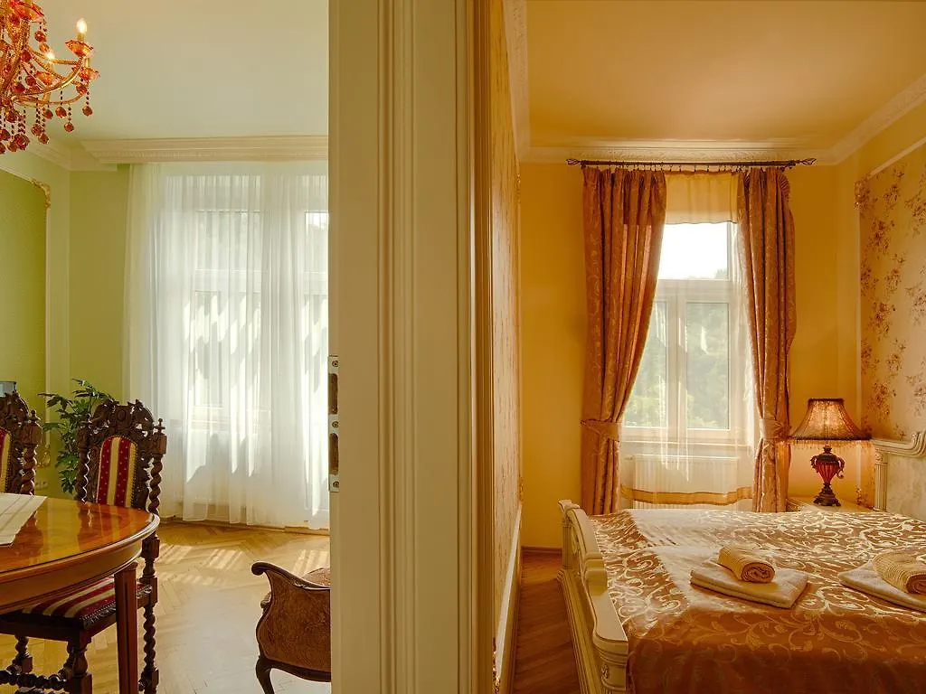 Lyra Apartments Karlovy Vary 0*,