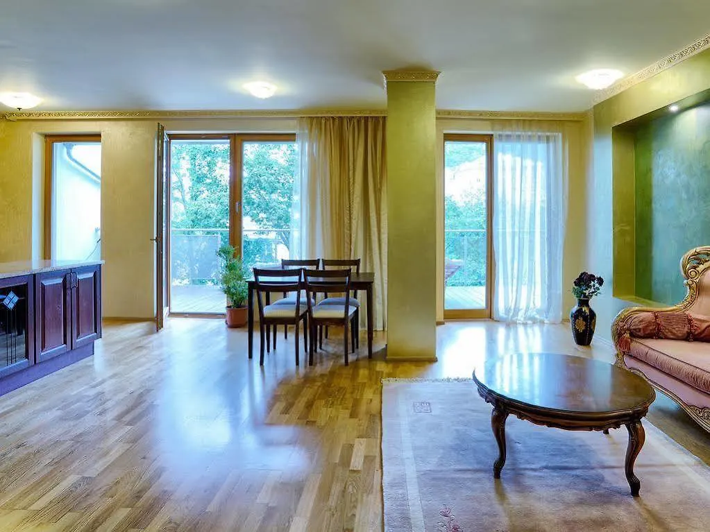 Lyra Apartments Karlovy Vary 0*,
