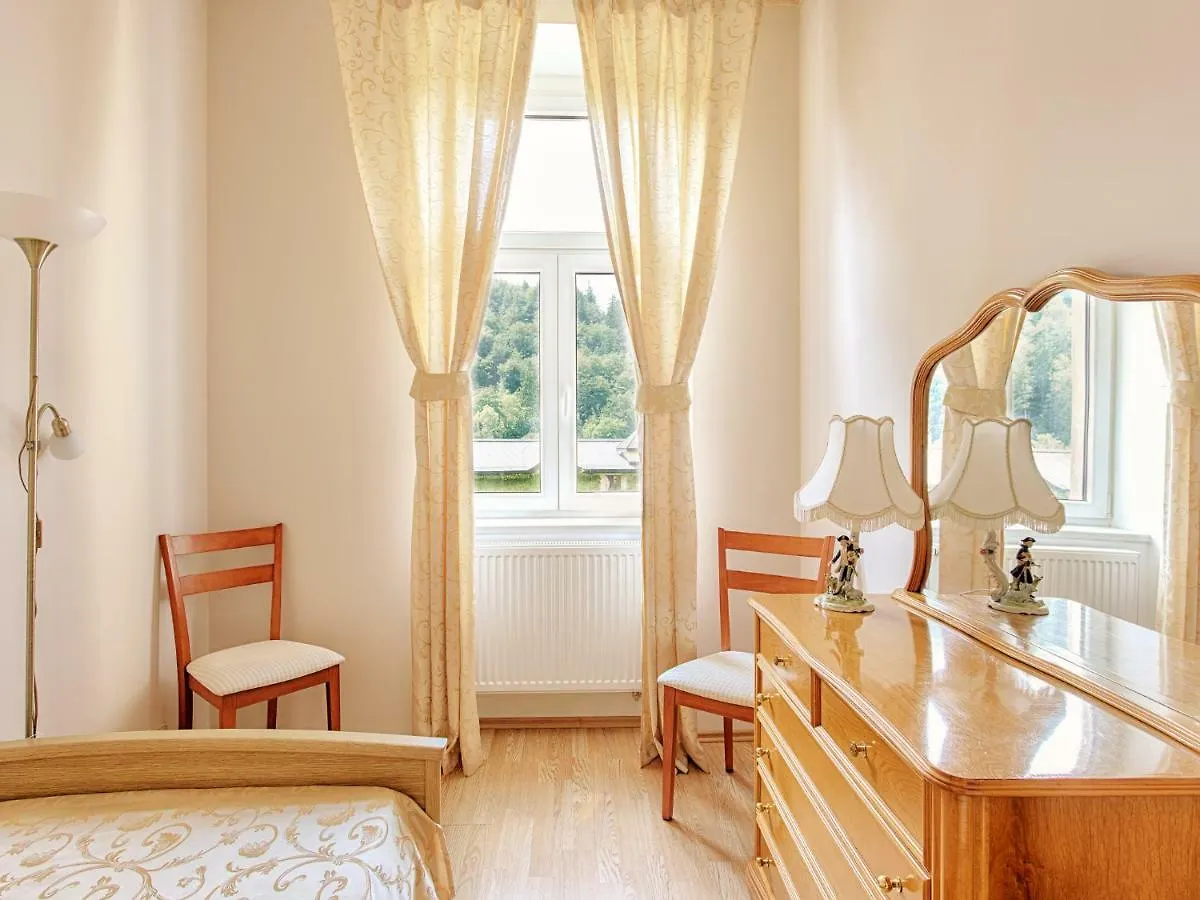 Lyra Apartments Karlovy Vary 0*,